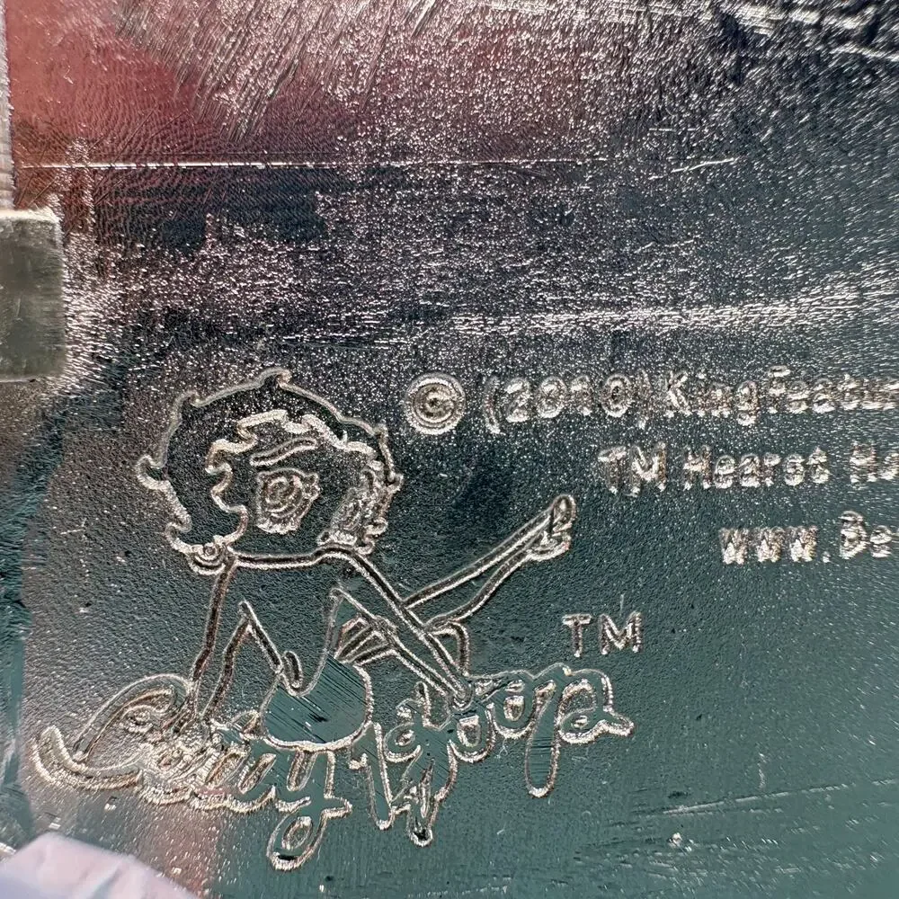 Betty Boop Belt Buckle 2010 King Features Red Silver Round Metal